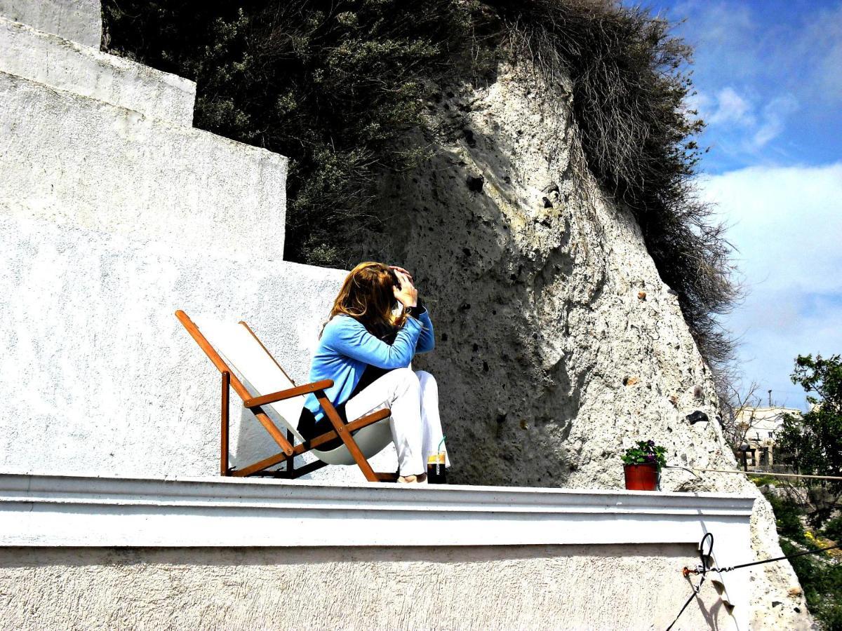 Вилла Bioclimatic Cave House Santorini Вотон Экстерьер фото